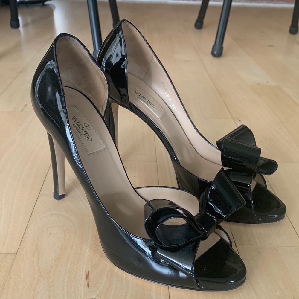 VALENTINO Black Dorsay Bow Heels size 81/2